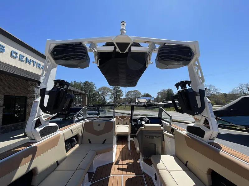 Slide: The Image of Nautique GS24 2024 - 28