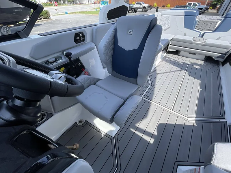 Slide: The Image of Nautique GS24 2024 - 10