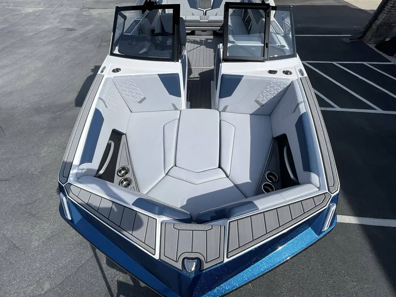 Slide: The Image of Nautique GS24 2024 - 19