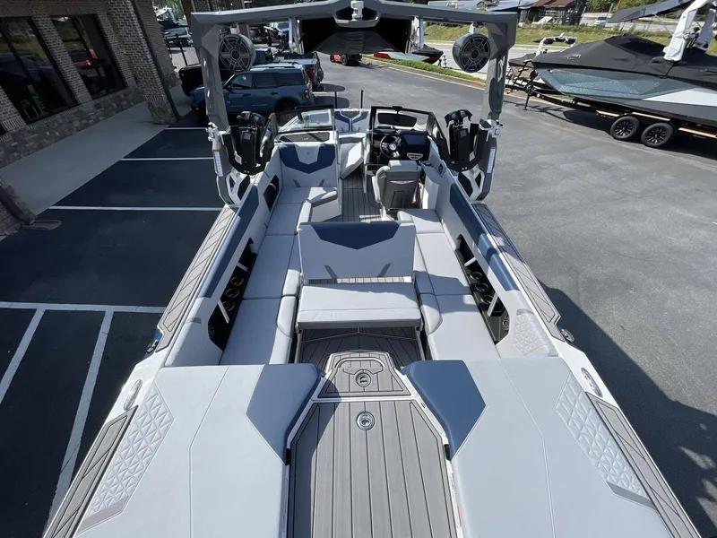 Slide: The Image of Nautique GS24 2024 - 26