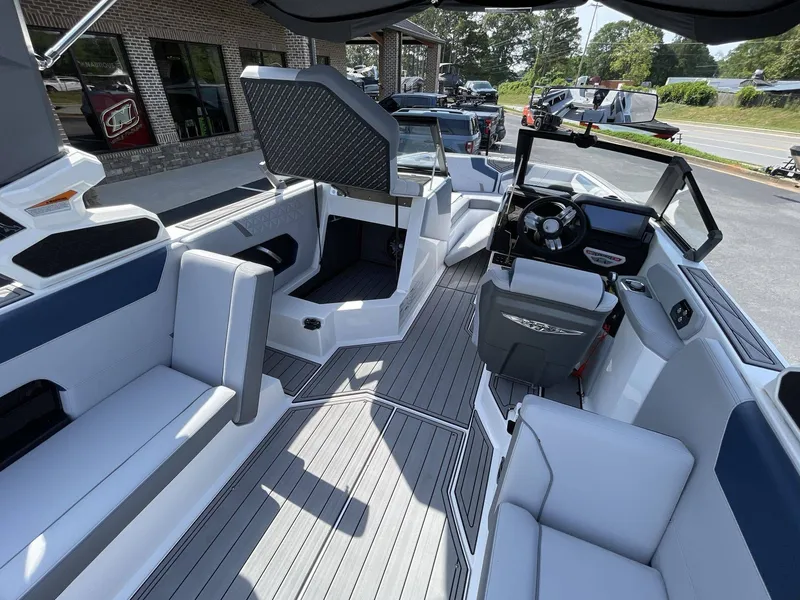 Slide: The Image of Nautique GS24 2024 - 27