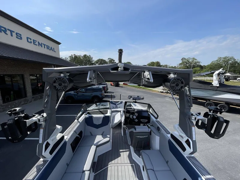 Slide: The Image of Nautique GS24 2024 - 8