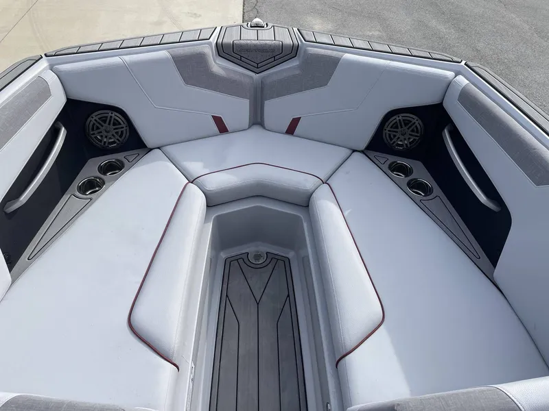 Slide: The Image of Nautique GS24 2025 - 28