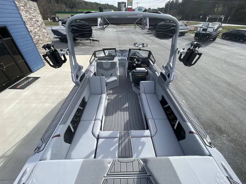 Slide: The Image of Nautique GS24 2025 - 30