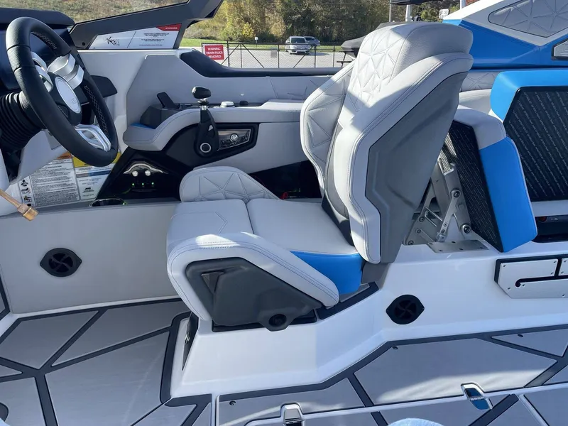 Slide: The Image of Nautique Super Air Nautique G23 Paragon 2025 - 31