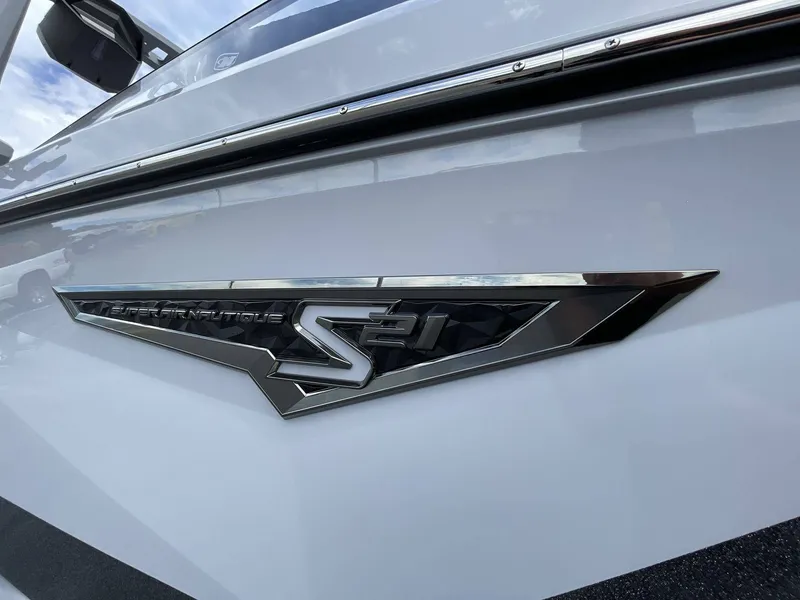 Slide: The Image of Nautique Super Air Nautique S21 2025 - 14