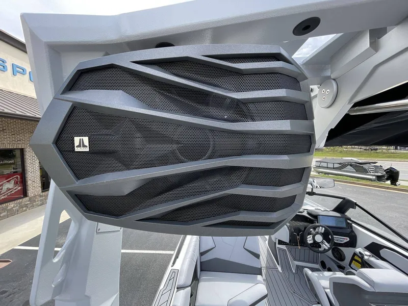 Slide: The Image of Nautique Super Air Nautique S21 2025 - 15