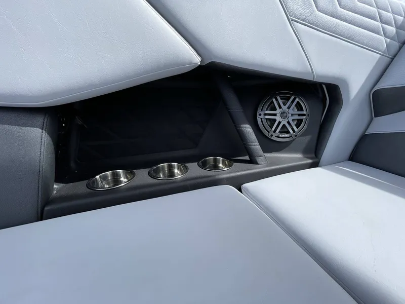 Slide: The Image of Nautique Super Air Nautique S21 2025 - 16