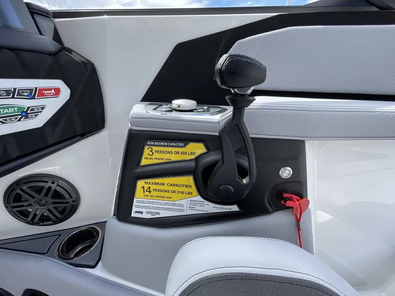 Slide: The Image of Nautique Super Air Nautique S21 2025 - 19