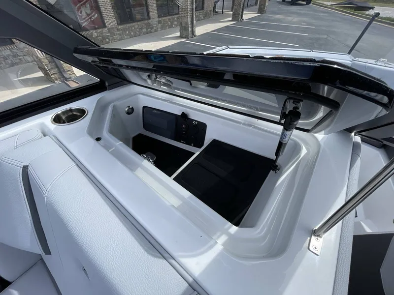 Slide: The Image of Nautique Super Air Nautique S21 2025 - 20