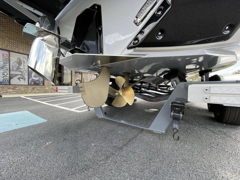 Slide: The Image of Nautique Super Air Nautique S21 2025 - 32