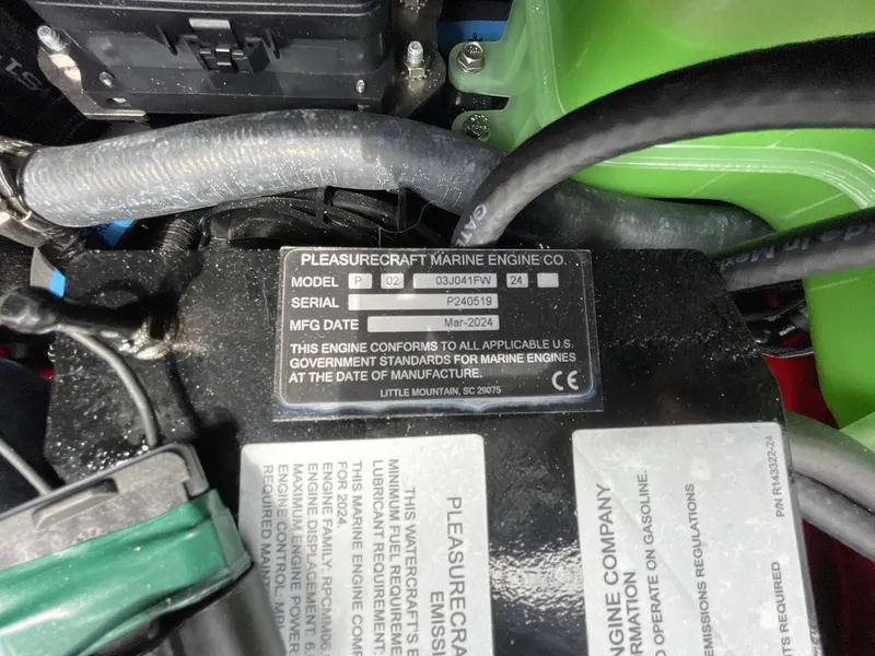 Slide: The Image of Nautique Super Air Nautique S21 2025 - 34