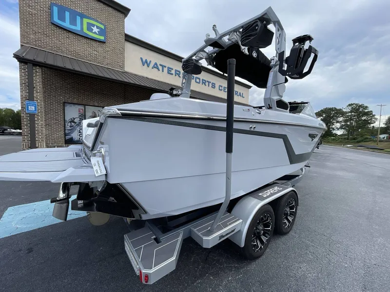 Slide: The Image of Nautique Super Air Nautique S21 2025 - 7