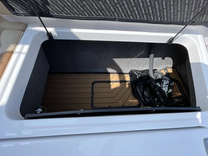 Slide: The Image of Nautique S23 2025 - 15