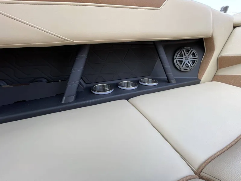 Slide: The Image of Nautique S23 2025 - 20