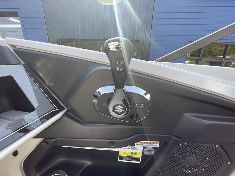 Slide: The Image of Tahoe 23 CASCADE QL 2024 - 19