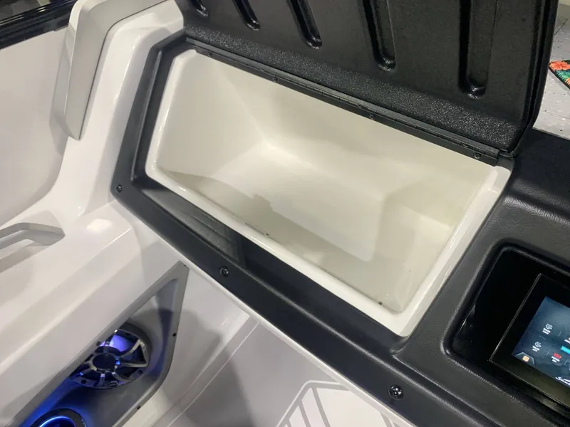 Slide: The Image of South Bay 25 Sport RS9 DC 3.0+ 2023 - 21