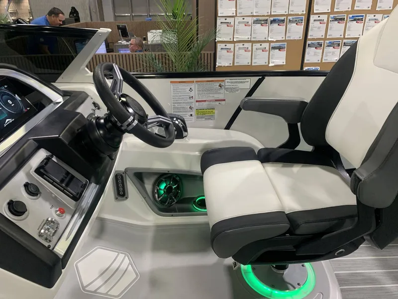 Slide: The Image of South Bay 25 Sport RS9 DC 3.0+ 2023 - 30