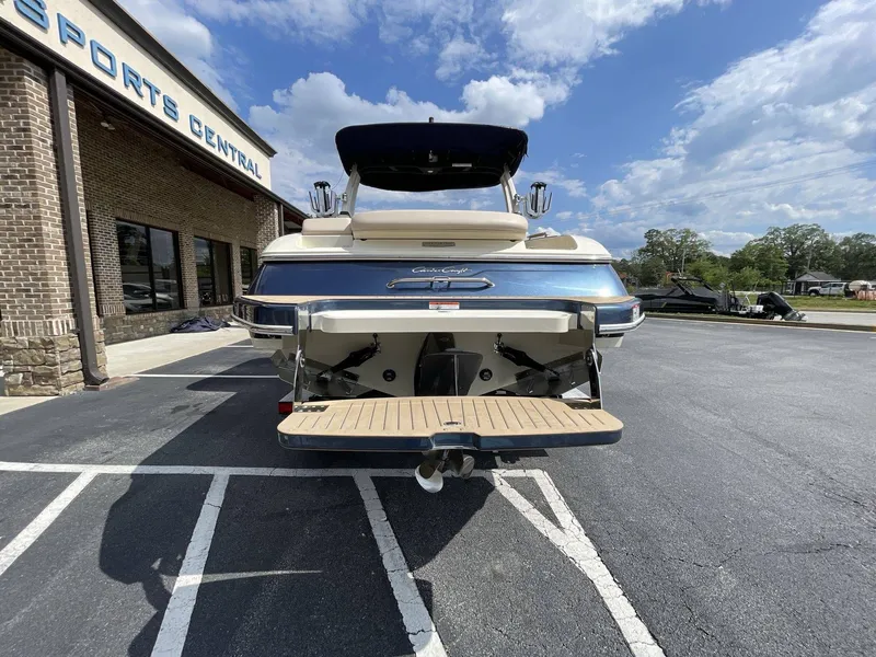 Slide: The Image of Chris-Craft 28 SPORTSTER SURF 2025 - 11