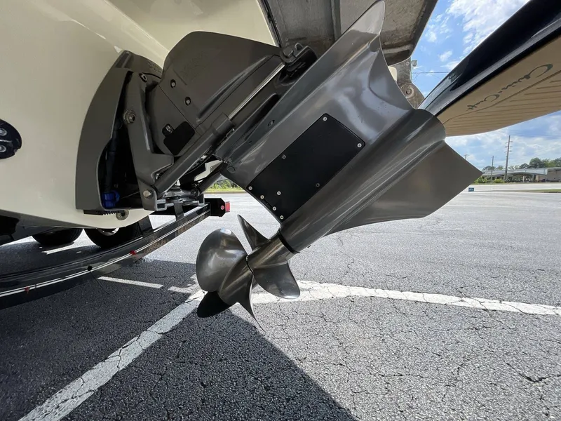 Slide: The Image of Chris-Craft 28 SPORTSTER SURF 2025 - 23