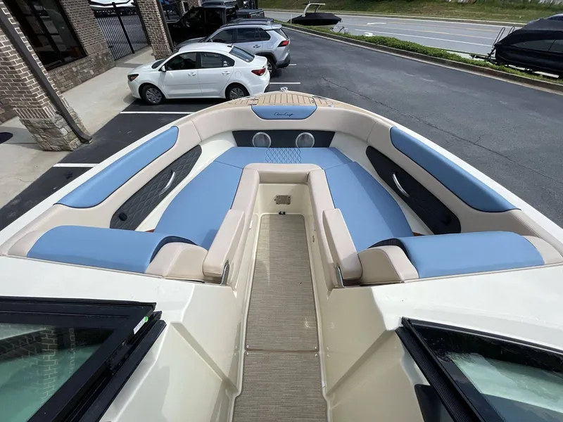 Slide: The Image of Chris-Craft 28 SPORTSTER SURF 2025 - 24