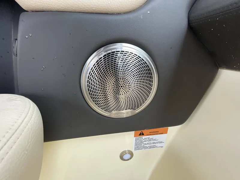 Slide: The Image of Chris-Craft 28 SPORTSTER SURF 2025 - 25