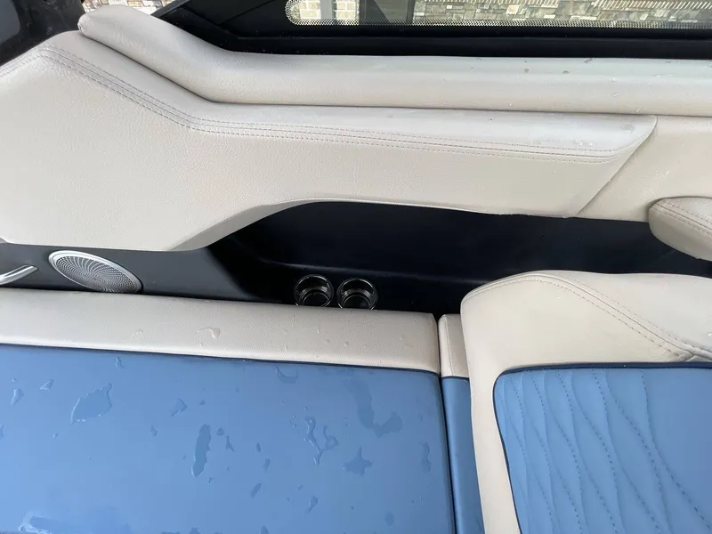 Slide: The Image of Chris-Craft 28 SPORTSTER SURF 2025 - 30