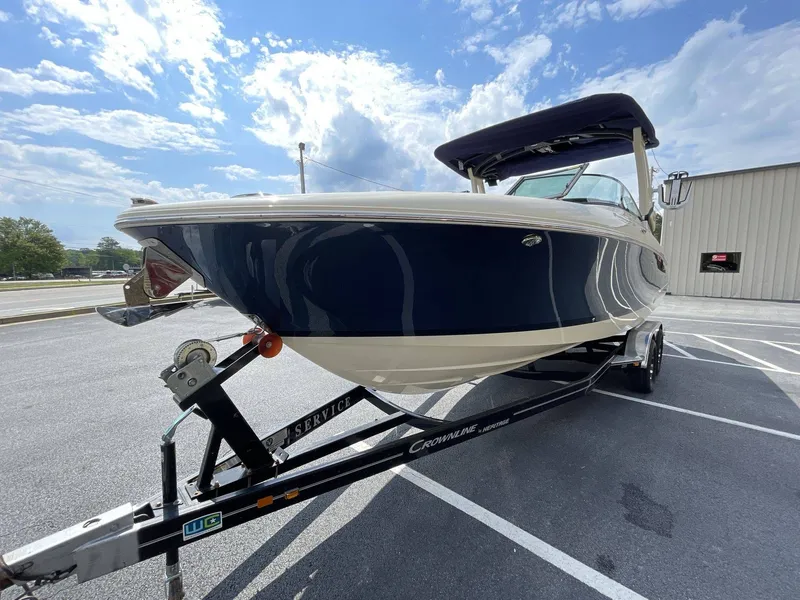 Slide: The Image of Chris-Craft 28 SPORTSTER SURF 2025 - 4