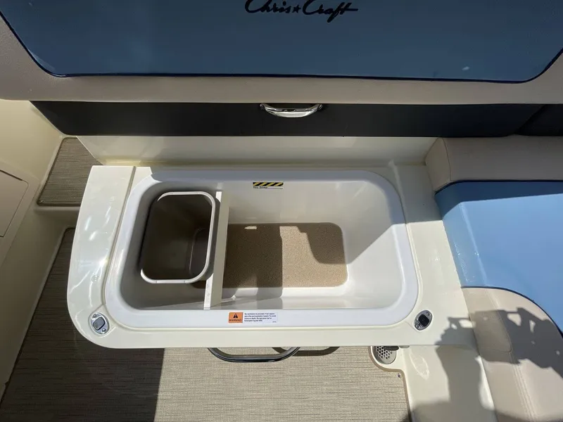 Slide: The Image of Chris-Craft 28 SPORTSTER SURF 2025 - 6