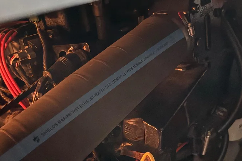 Slide: The Image of Sea Ray 400 Sedan Bridge 1999 - 79