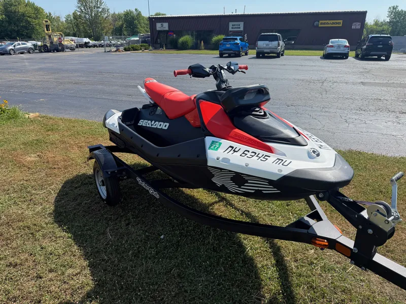 Slide: The Image of Sea-Doo Spark Trixx for 3 Rotax 900 ACE - 90 iBR and Audio 2024 - 4