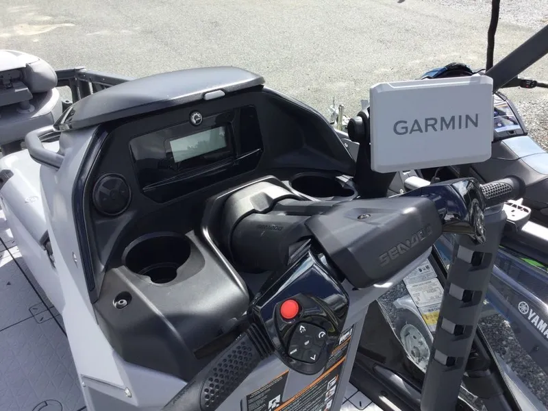 Slide: The Image of Sea-Doo Switch Fish 18 2025 - 7