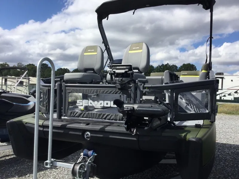 Slide: The Image of Sea-Doo Switch Fish 18 2025 - 8