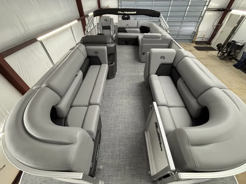 Slide: The Image of Sun Tracker Party Barge 20 DLX 2026 - 12