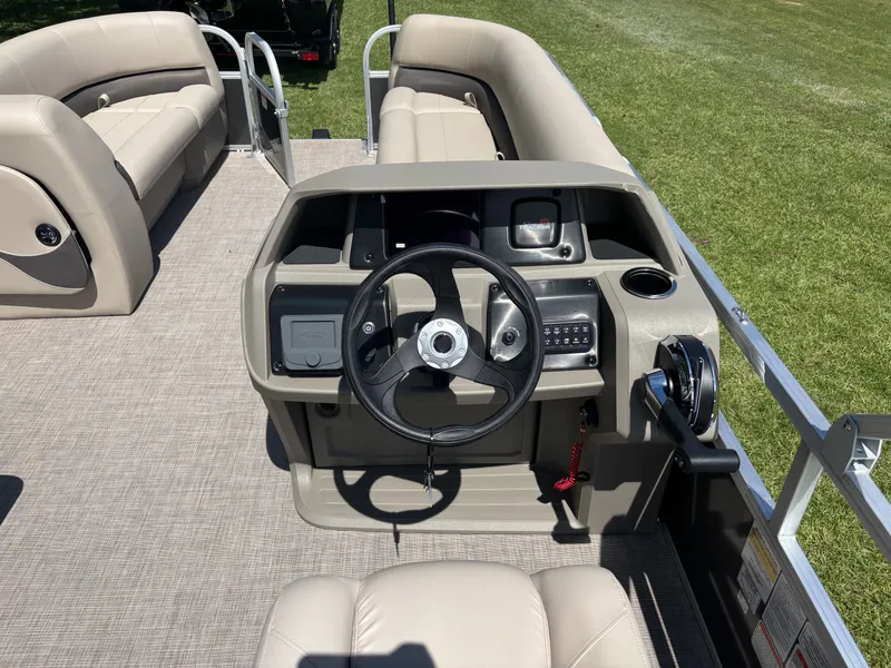 Slide: The Image of Sun Tracker Party Barge 18 DLX 2025 - 13