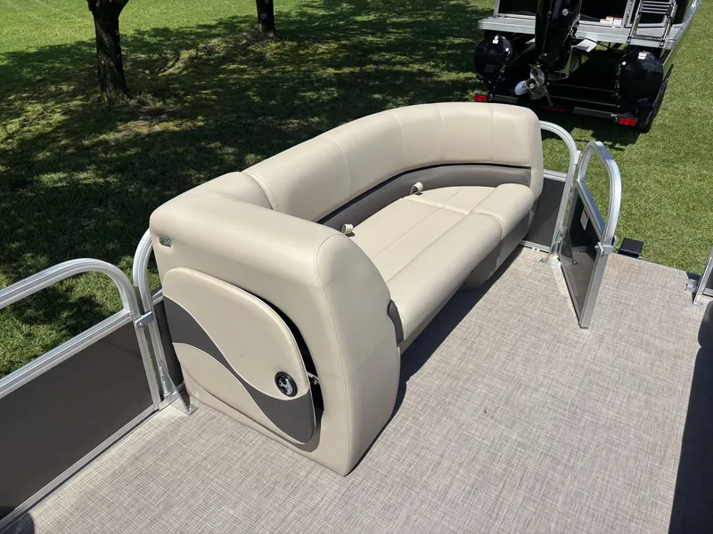 Slide: The Image of Sun Tracker Party Barge 18 DLX 2025 - 14