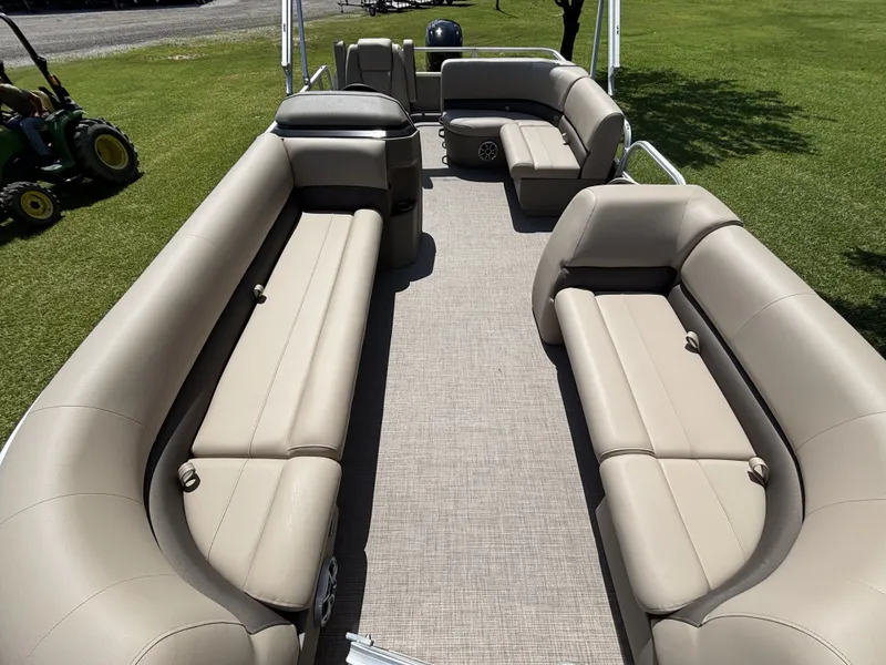 Slide: The Image of Sun Tracker Party Barge 18 DLX 2025 - 9