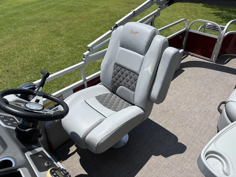 Slide: The Image of Ranger 220 Fish/Cruise 2019 - 6