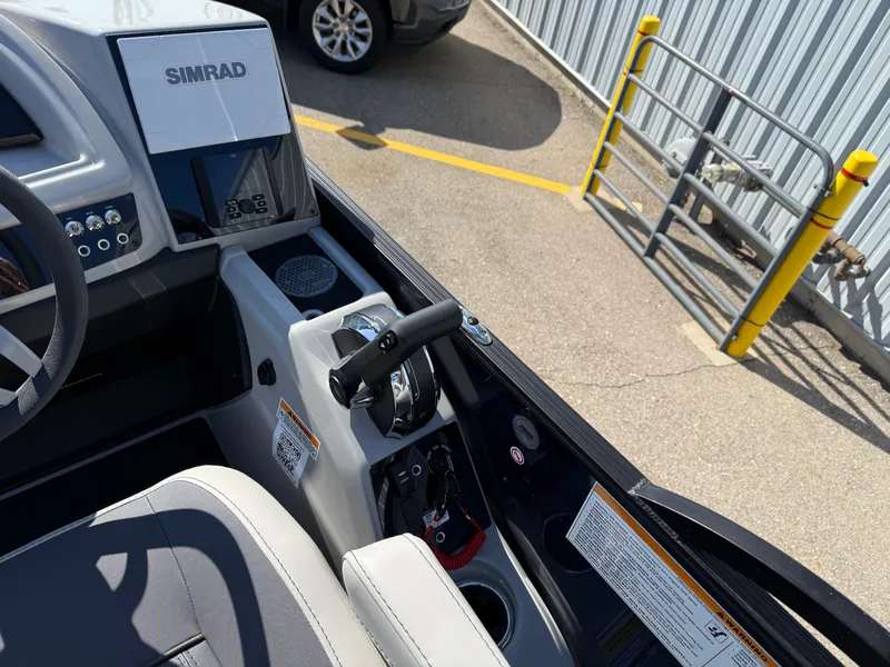 Slide: The Image of Barletta Cabrio 22UC 2025 - 10