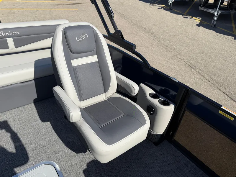 Slide: The Image of Barletta Cabrio 22UC 2025 - 11