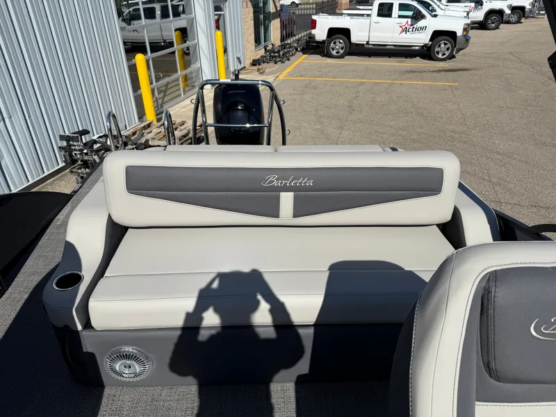 Slide: The Image of Barletta Cabrio 22UC 2025 - 12