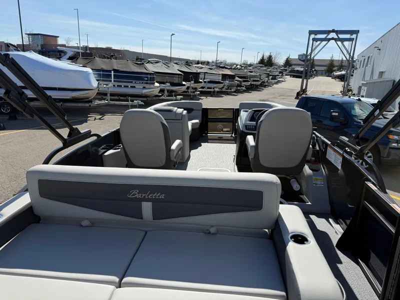 Slide: The Image of Barletta Cabrio 22UC 2025 - 6