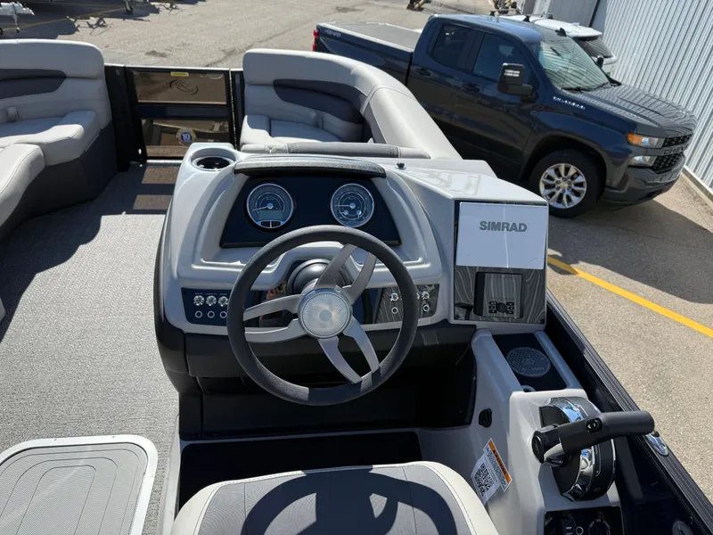 Slide: The Image of Barletta Cabrio 22UC 2025 - 9