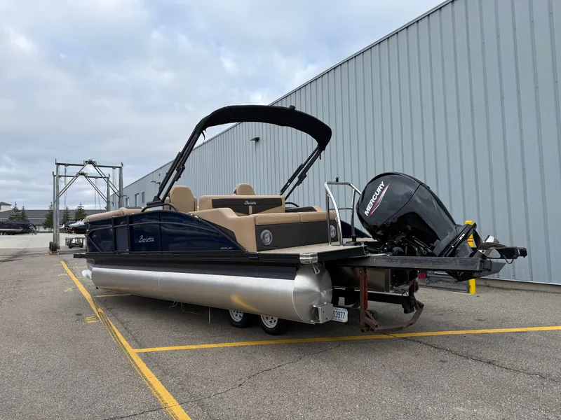 Slide: The Image of Barletta Cabrio 22UC 2025 - 3