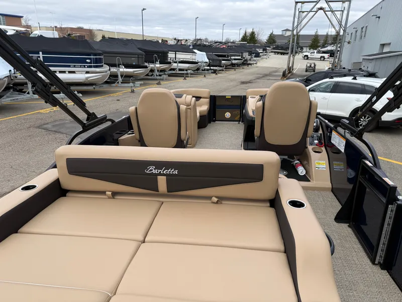 Slide: The Image of Barletta Cabrio 22UC 2025 - 6