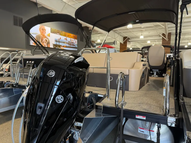 Slide: The Image of Barletta Cabrio 22UC 2025 - 18