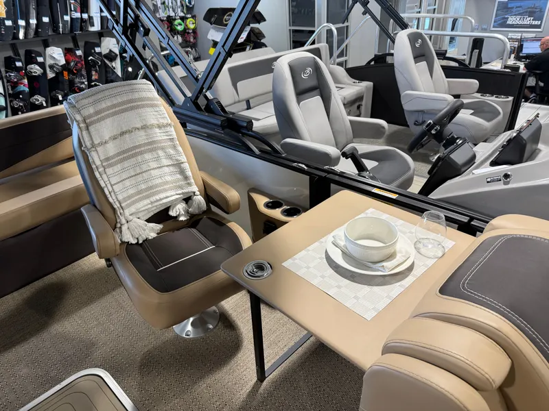 Slide: The Image of Barletta Cabrio 22UC 2025 - 4