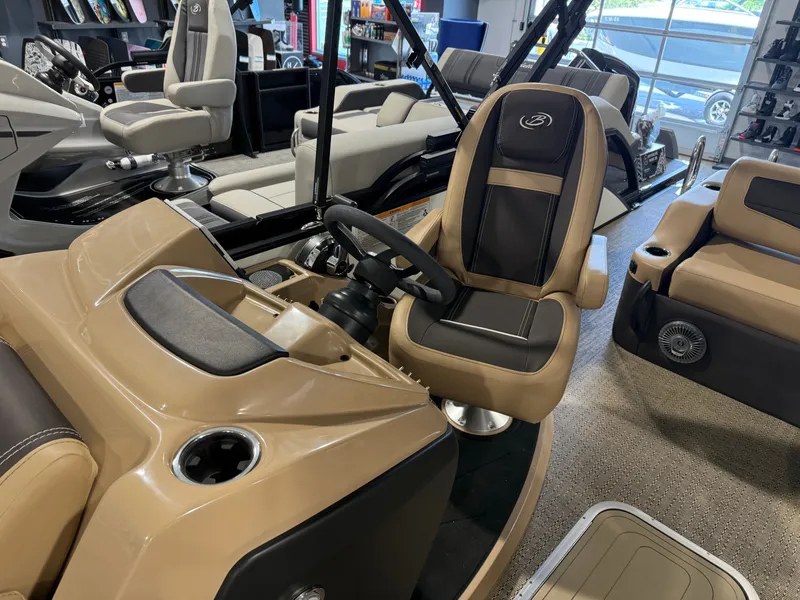 Slide: The Image of Barletta Cabrio 22UC 2025 - 5