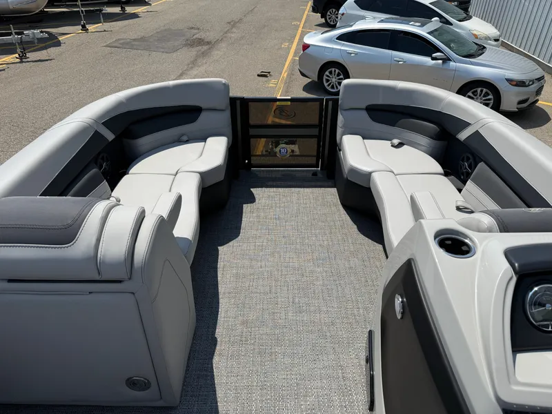 Slide: The Image of Barletta Cabrio 22UC 2025 - 16