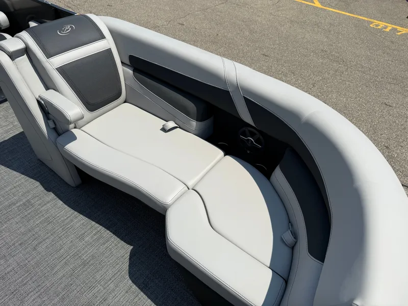 Slide: The Image of Barletta Cabrio 22UC 2025 - 19